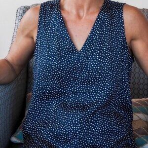 NEW, Banana Republic Navy Leaf Print Sleeveless V-Neck Blouse